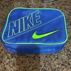 Like new. Nike Lunch bag Insulated Lunch Bag,